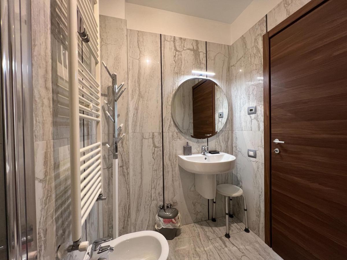 Holy-Day Rooms Milano Luaran gambar